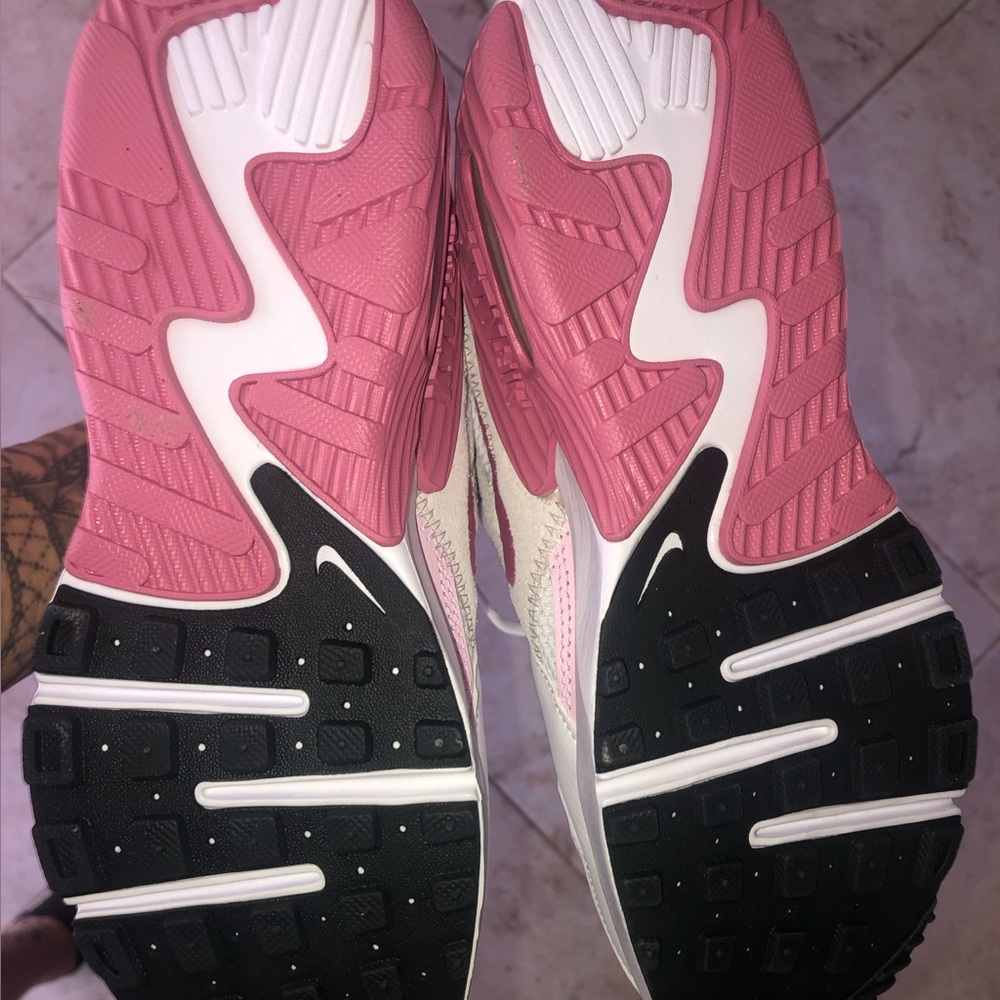 Nike 💕🤍Women’s Air Max White with Pink Excee in Pink/white foam NWT - Picture 5 of 7